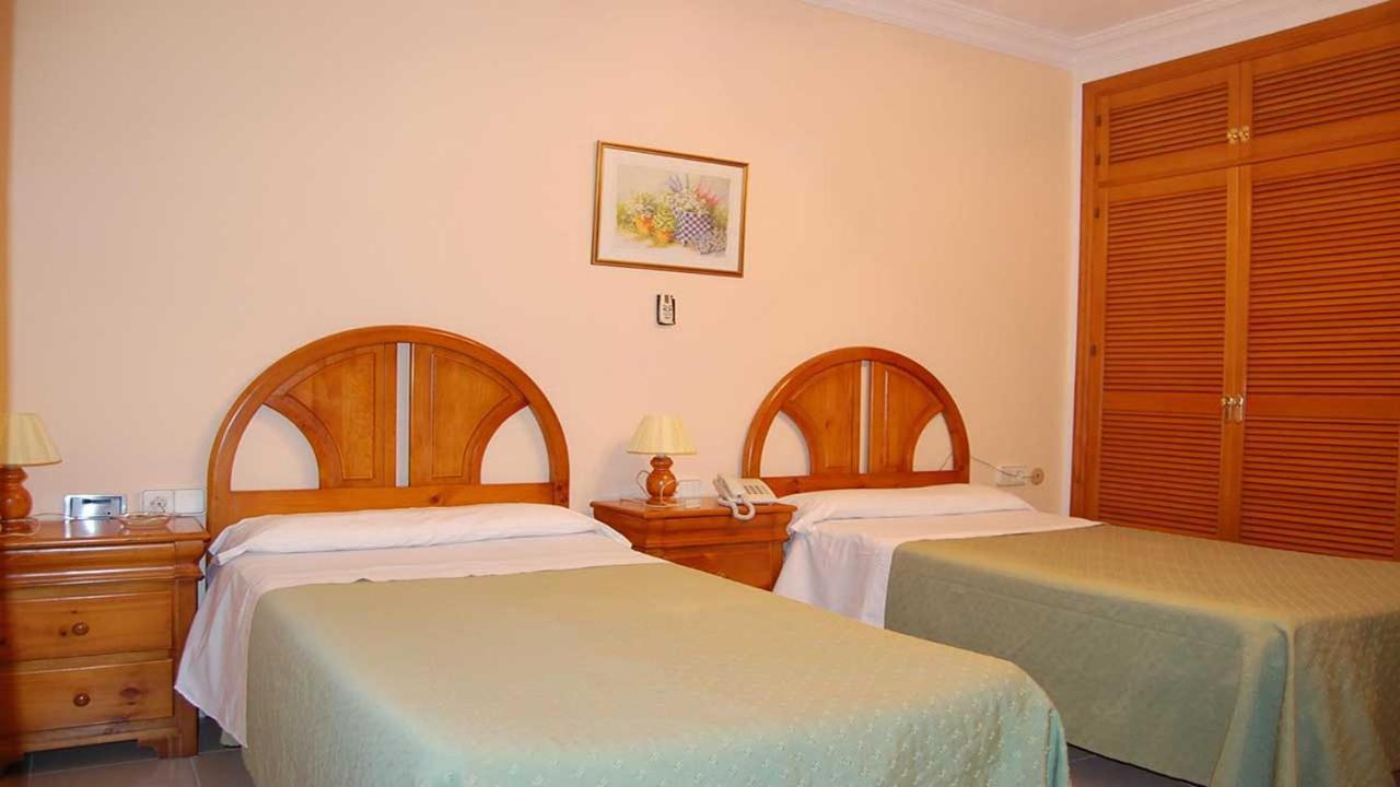Hotel Antonio Conil 2*