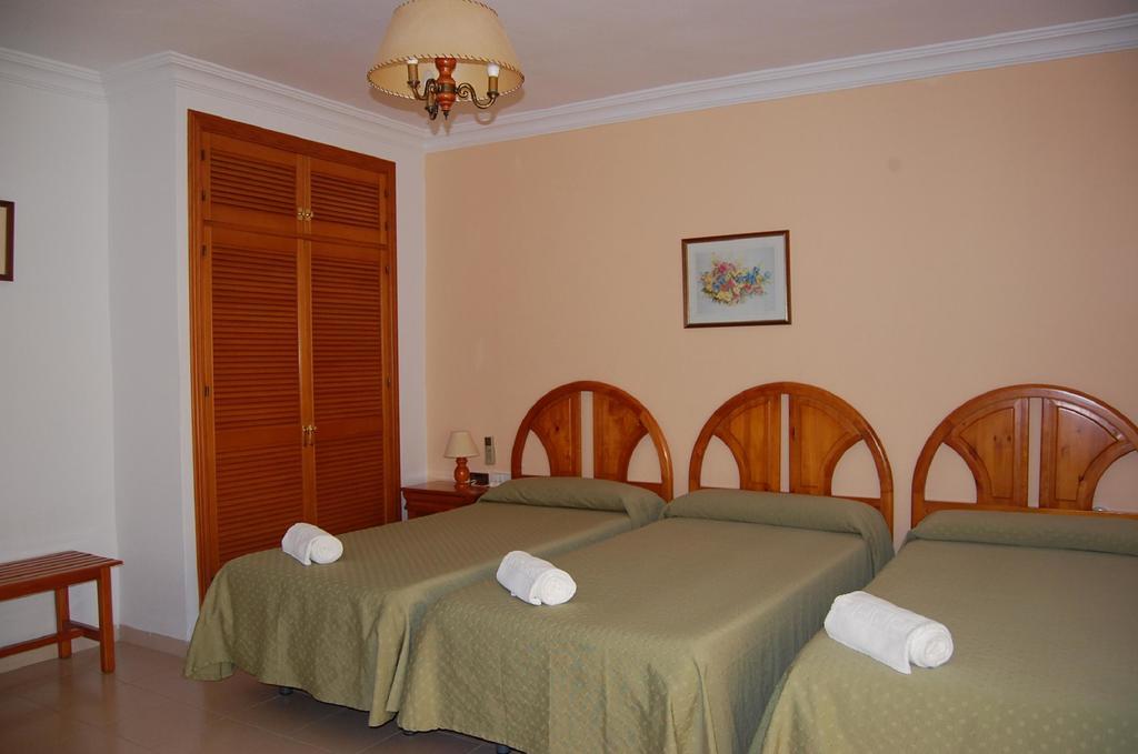 Hotel Antonio Conil 2*